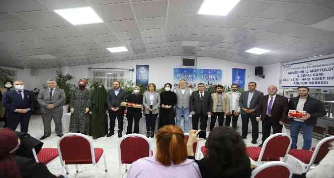 Başarılı öğrenciler ödüllendirildi