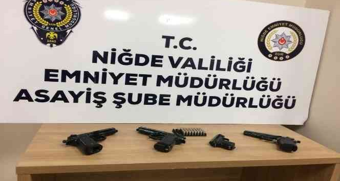Niğde polisi uygulamalarında 10 ruhsatsız tabanca ele geçirildi