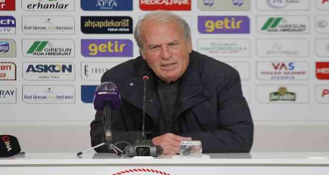 Mustafa Denizli: “Sonuçlar ne olursa olsun takıma güvenim tam”