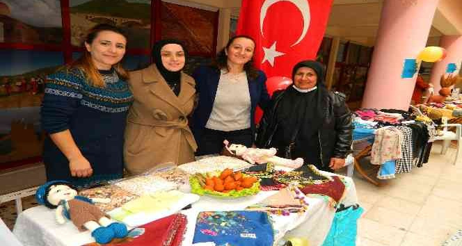 Posof’lu hanımlar el emeklerini sergiledi