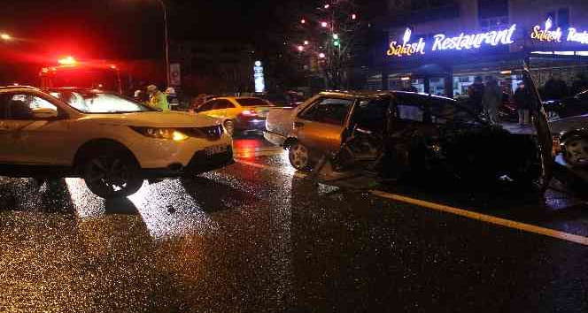 Park halindeki otomobile çarptı: 1 ölü