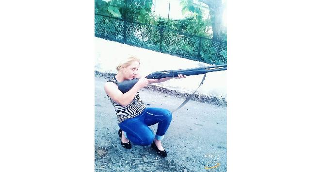 2 çocuk annesine sokak ortasında kurşun yağdırdı