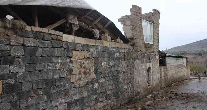 Kilis’te şiddetli yağış nedeniyle tavan çöktü