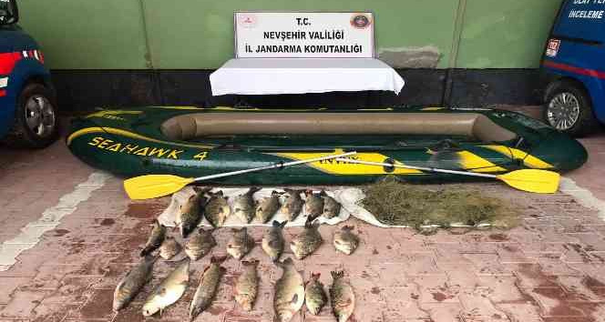 Kaçak balık avcıları yakalandı