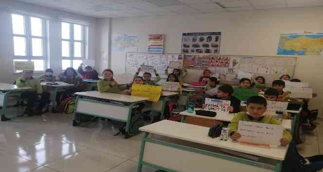 Öğrenciler harçlıklarıyla SMA hastası Eslem Fatma’ya destek oldular