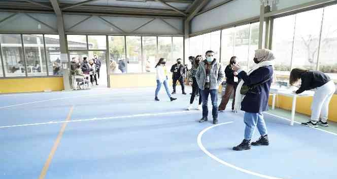 Kağıt uçaklar yarıştı