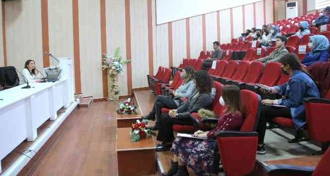 Bilişim teknolojilerinin olumlu ve olumsuz yönleri anlatıldı