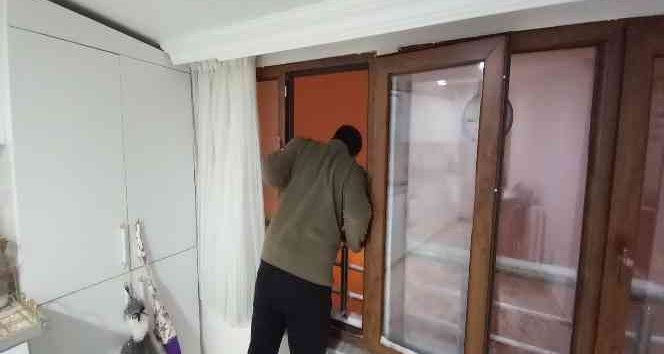 Tatvan’da tipi ve fırtına hayatı durma noktasına getirdi