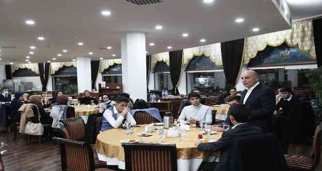 Başkan Altınok, hukuk öğrencileriyle buluştu