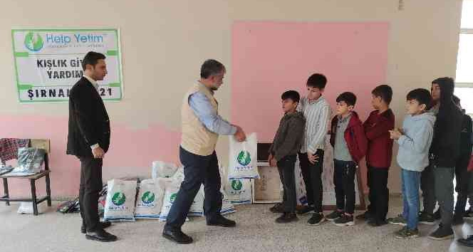 Yardım gönüllüleri Silopi’de ihtiyaç sahiplerine ulaştı