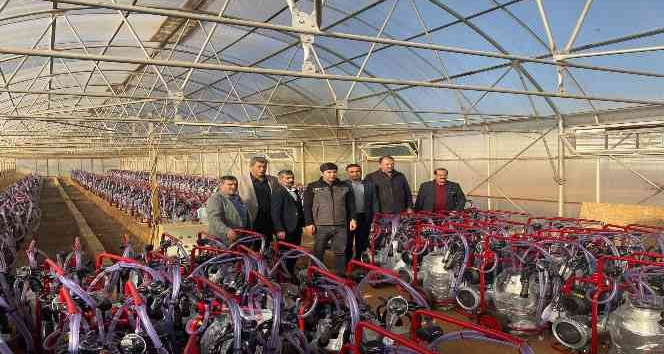 Bingöl’de çiftçilere yüzde 80 hibeli 162 adet süt sağım makinesi dağıtıldı