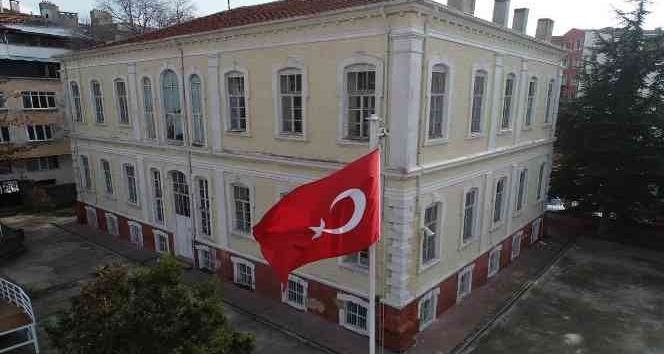 115 Yıllık tarihi okul binasının restorasyon çalışmaları başladı