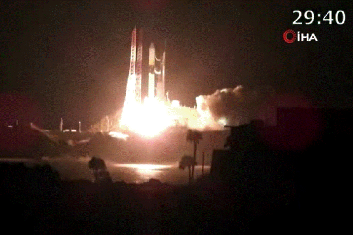 Japonya, İngiliz uydusunu uzaya fırlattı