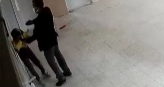 Öğretmenin öğrencisini çifte tokat dövdüğü anlamış olur kamerada