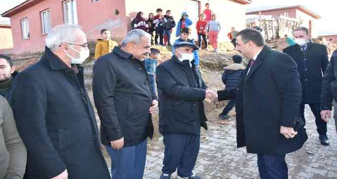 Siirt Valisi Hacıbektaşoğlu, vatandaşın taleplerini dinledi