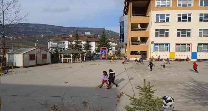 Türk Kızılay, ilkokul öğrencilerine prefabrik kantin desteğinde bulundu
