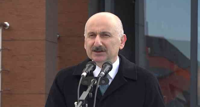 Bakan Karaismailoğlu: "Bölünmüş yollar sayesinde yılda 22 milyar Türk lirası tasarruf sağladık"