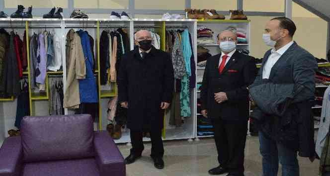 Uşak Üniversitesi’nden ihtiyaç sahibi öğrencilere büyük destek