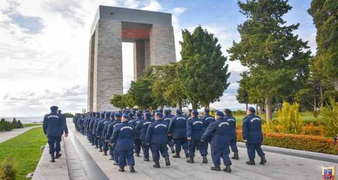 Jandarma yedek subay adayları, Çanakkale’de tarihi şehitlikleri ziyaret etti
