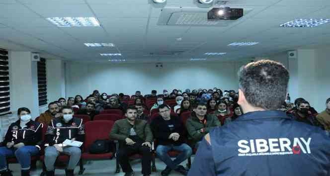 Cizre’de öğretmenlere Siberay Projesi, Narkorehber ve ’Uyuma’ uygulaması anlatıldı