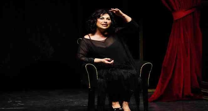 Tiyatro sanatçısı Nilgün Belgün, Bilecik’te hayatını anlattı