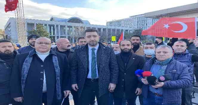 İBB önünde “557 çalışanın terör bağlantısı” protestosu