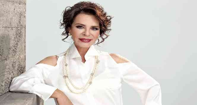 Hülya Koçyiğit’ten damadına övgü: “Engin Altan Düzyatan dört dörtlük bir oyuncu”