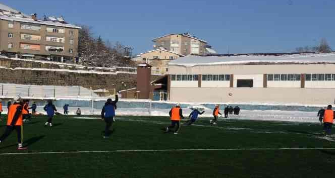 Hiç gol yemeyen namağlup Özgüzeldere Spor’da hedef şampiyonluk