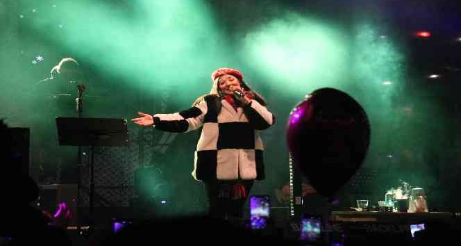 Dondurucu soğuğa aldırış etmediler