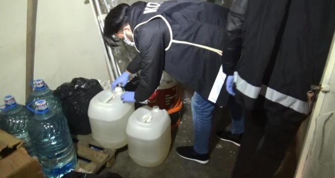 Diyarbakırda sahte içki imalathanesine baskın, 5 gözaltı