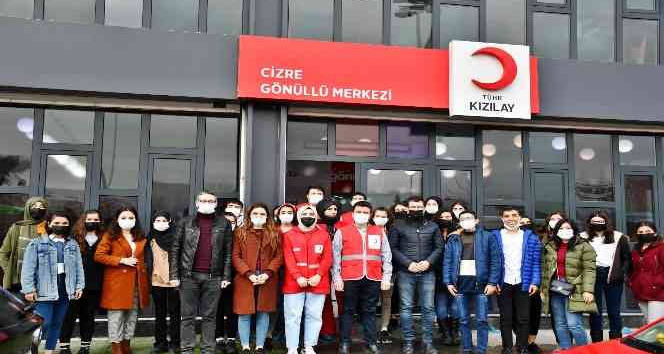 Cizre Gönüllü Merkezinde gençler hem öğreniyor hem de sosyal aktivitelerde bulunuyor