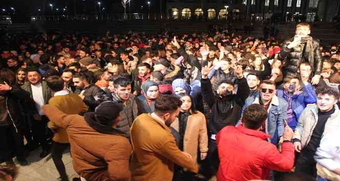 Öğrenciler finaller öncesi stres attı