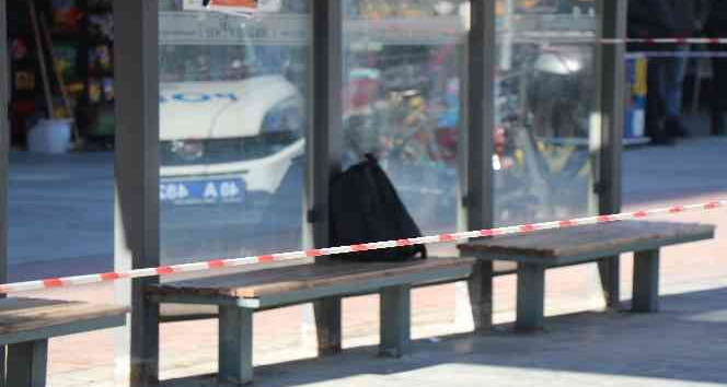 Otobüs durağında unutulan çanta kontrollü patlatıldı