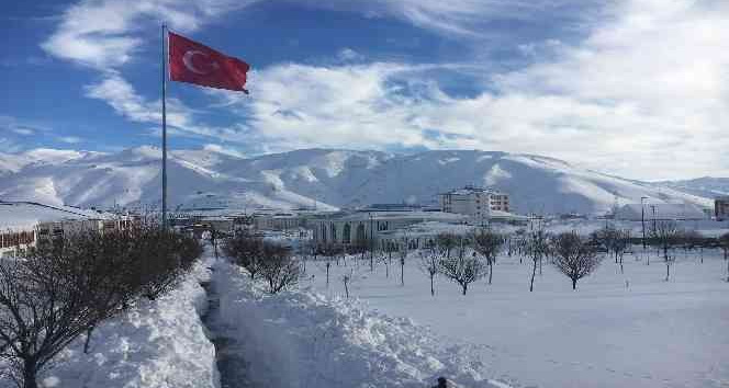 Prof. Dr. Aydın: “Metrekareye düşen zemin kar yükü düşük gösterilmektedir”