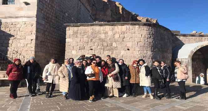 NEVÜ Avanos Güzel Sanatlar MYO Öğrencileri Yer Altı Şehri Gezisi’ne Katıldı