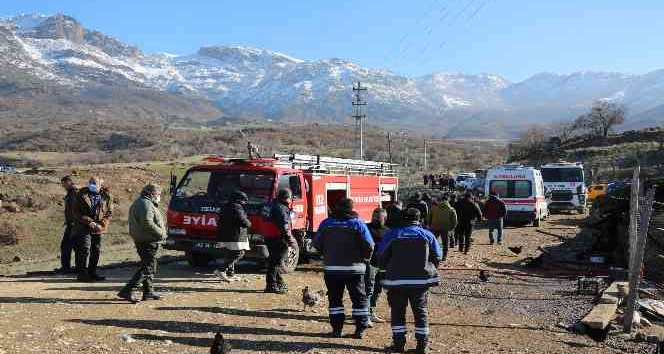 Köy evindeki yangında 1 kişi yanarak can verdi