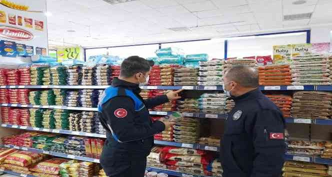 Zabıta zincir marketleri denetledi