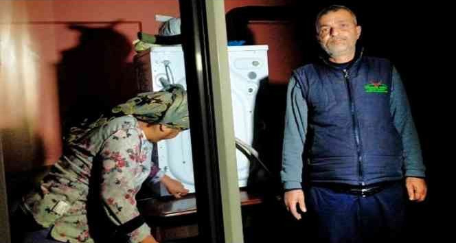 Edirne’de sel felaketi: Mahsur kalan aile ev eşyalarını kurtarmak için seferber oldu