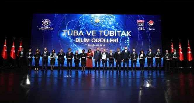 Rektör Karacoşkun, TÜBA ve TÜBİTAK Bilim Ödülleri Törenine katıldı
