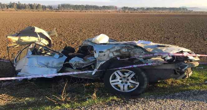 Osmaniye’de iki otomobil kafa kafaya çarpıştı: 1 ölü, 2 yaralı