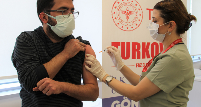 Yerli aşı TURKOVACa vatandaşlardan yoğun ilgi
