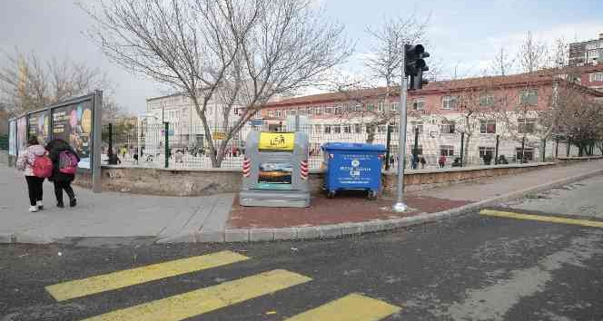 Yeni nesil yerüstü çöp konteynerlerin dağıtımı tamamlandı