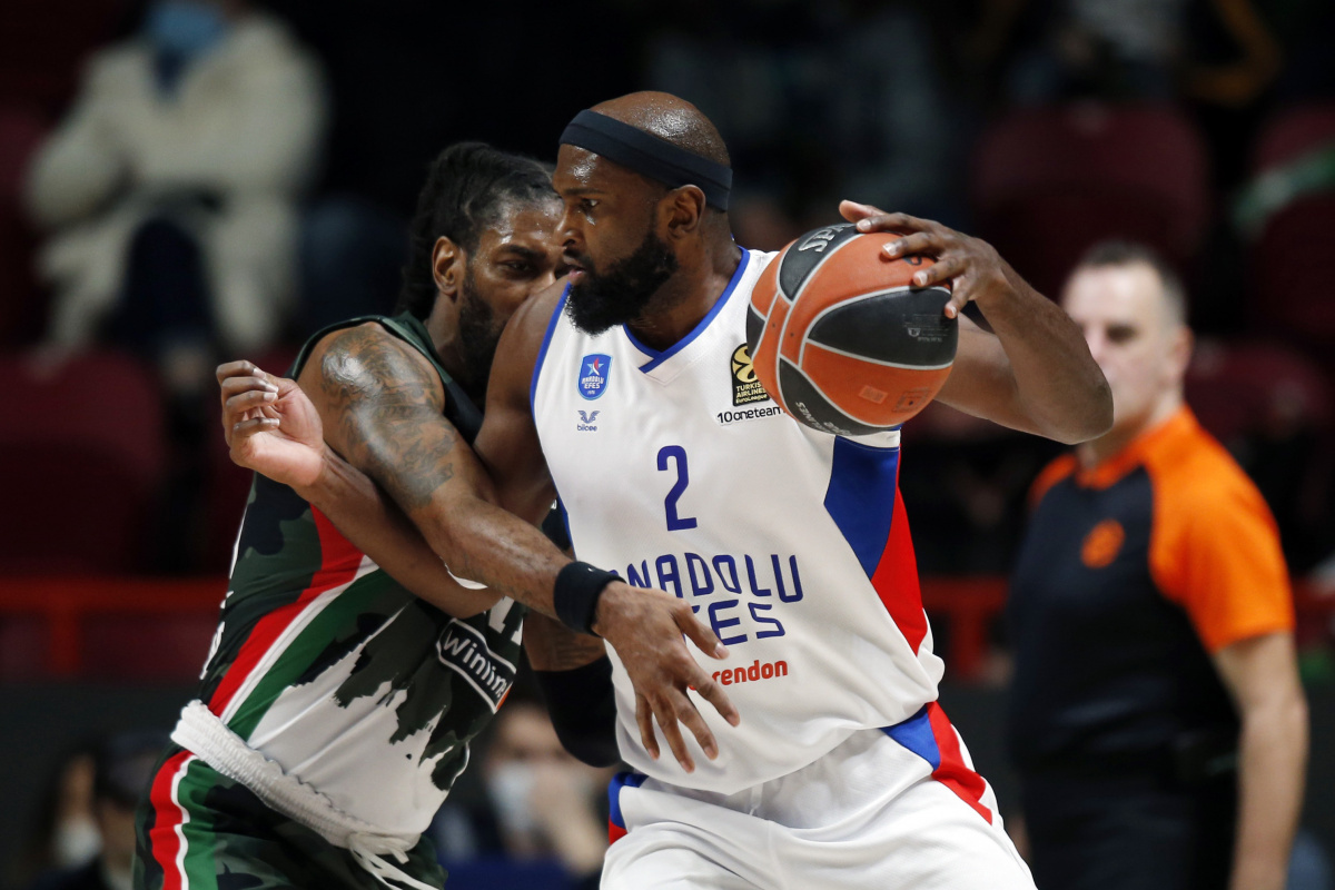 THY Euroleague: UNICS Kazan: 75 - Anadolu Efes: 67