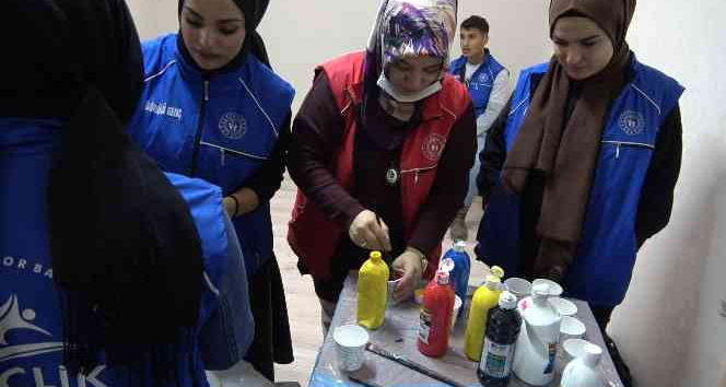 Dezavantajlı okulların kütüphaneleri gençlerle renkleniyor