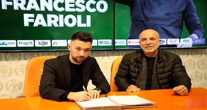 Alanyaspor, Francesco Farioli ile 2.5 yıllık sözleşme imzaladı