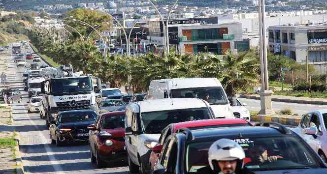 Bodrum’da oteller doldu, trafik kilitlendi, denetimler iki katına çıktı