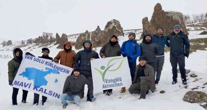 Van Gölü Aktivistleri Derneği Başkanı Özel: “Nemrut’un develerini koruyarak turizme kazandırmalıyız”