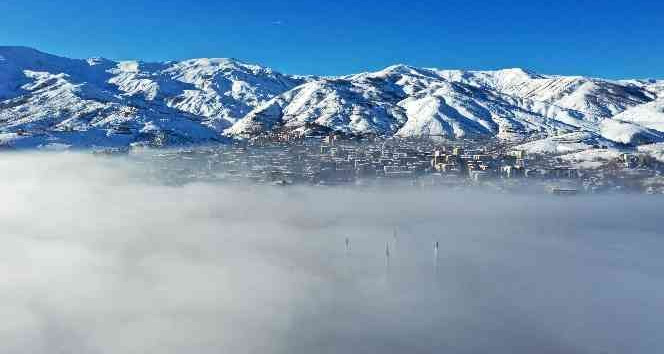 Muş’ta sisle gelen eşsiz manzara