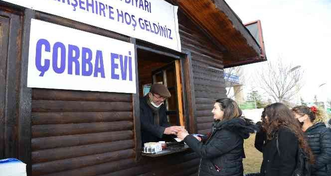 Ekicioğlu, Üniversite Öğrencilerine ‘Çorba’ ikram etti