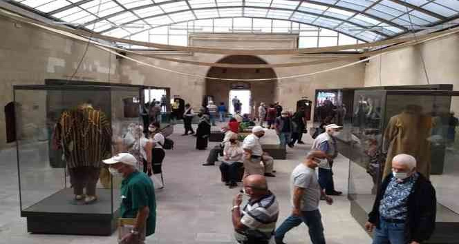 Tarsus Kültür Evi’ni 1 yılda 48 bin kişi ziyaret etti